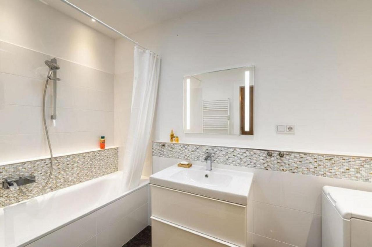 Villa Eschebach - Ferienwohnung เดรสเดน ภายนอก รูปภาพ
